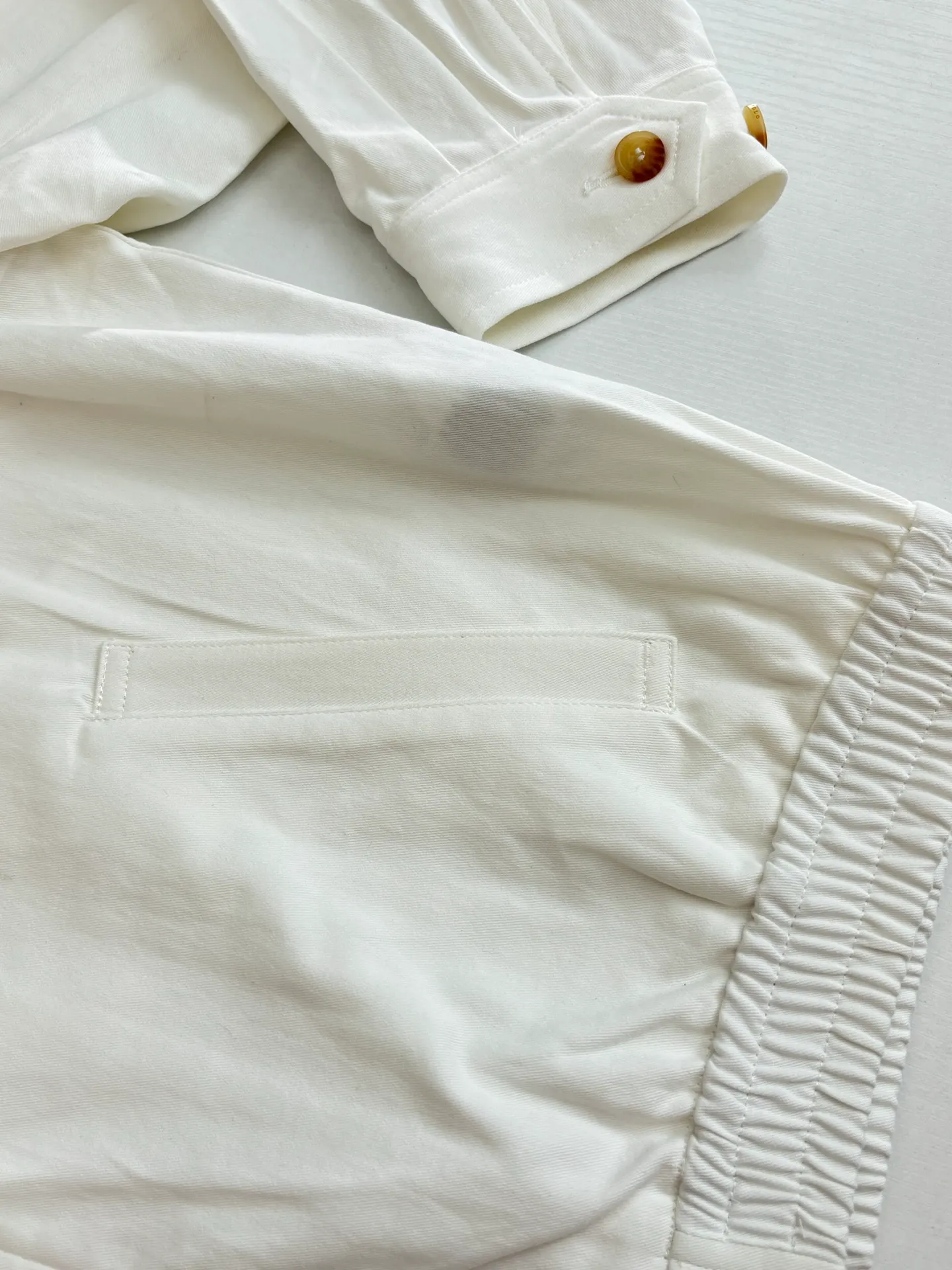 P500 Ralph Laure*/Ralph Lauren Centaur embroidered zipper jacket. Customized cloud velvet white twill fine cotton. Adopts imported machine embroidery technology. Uses advanced computer control system and precision mechanical components to realize the iconic pony embroidery operation. High precision. Smooth and delicate lines. Template machine bag opening. Preset template to guide the position, shape and size of the bag opening. Accuracy ensures the quality of the bag opening effect. Size: S/M/L/XL